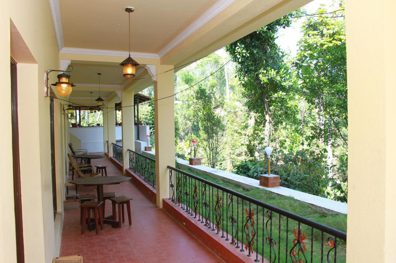 Kingmaker'S Plantation With River Stream Madikeri Kültér fotó
