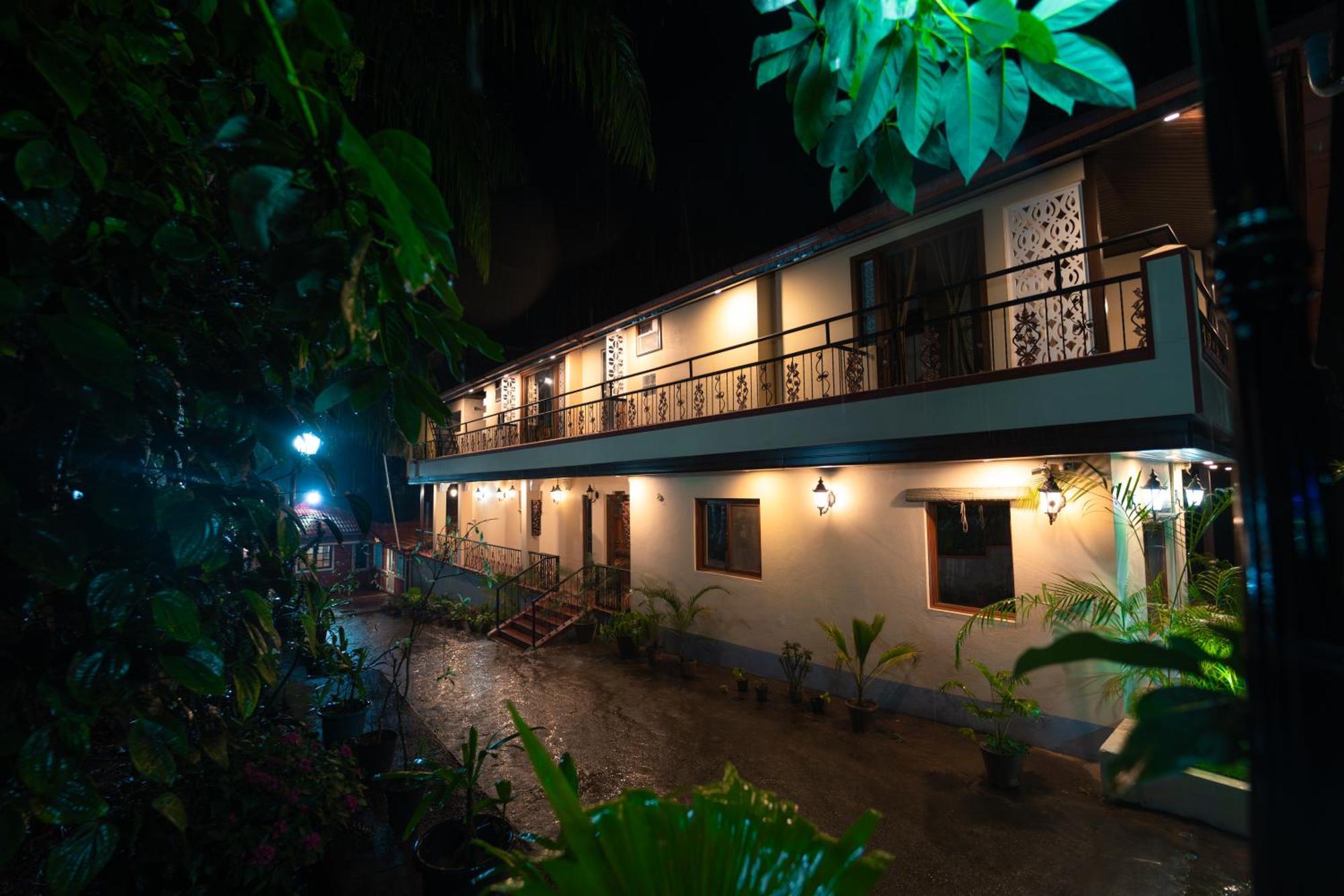 Kingmaker'S Plantation With River Stream Madikeri Kültér fotó