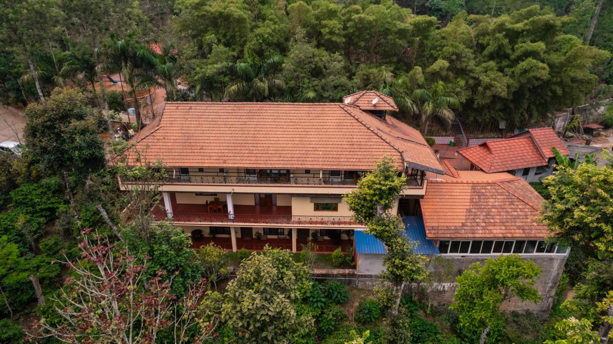 Kingmaker'S Plantation With River Stream Madikeri Kültér fotó