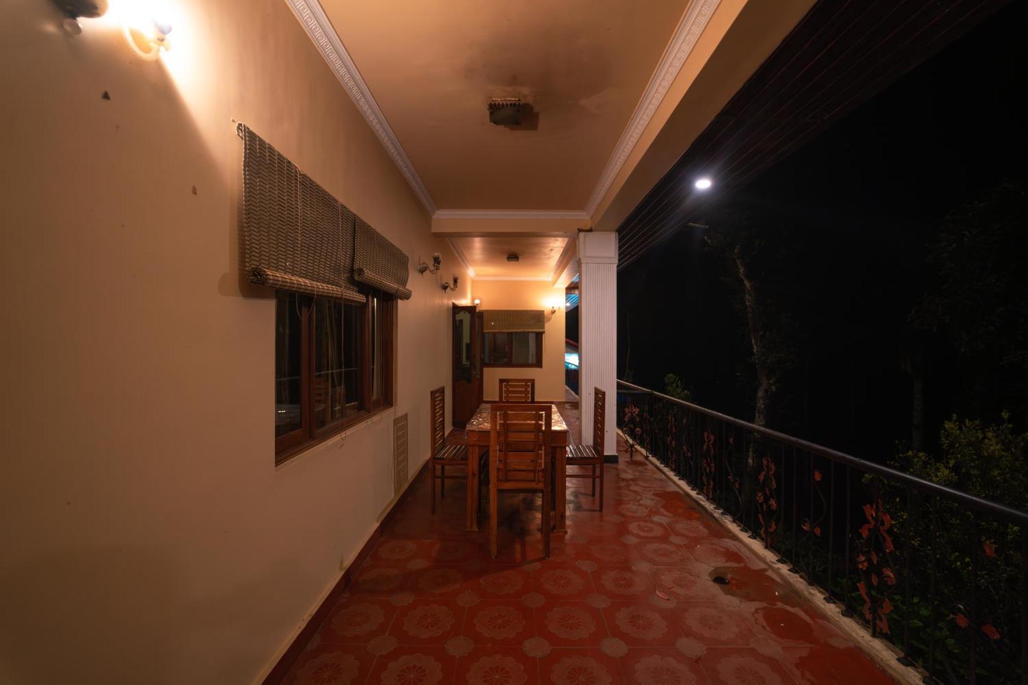 Kingmaker'S Plantation With River Stream Madikeri Kültér fotó
