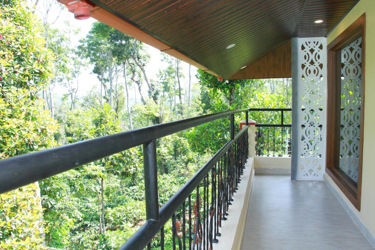 Kingmaker'S Plantation With River Stream Madikeri Kültér fotó